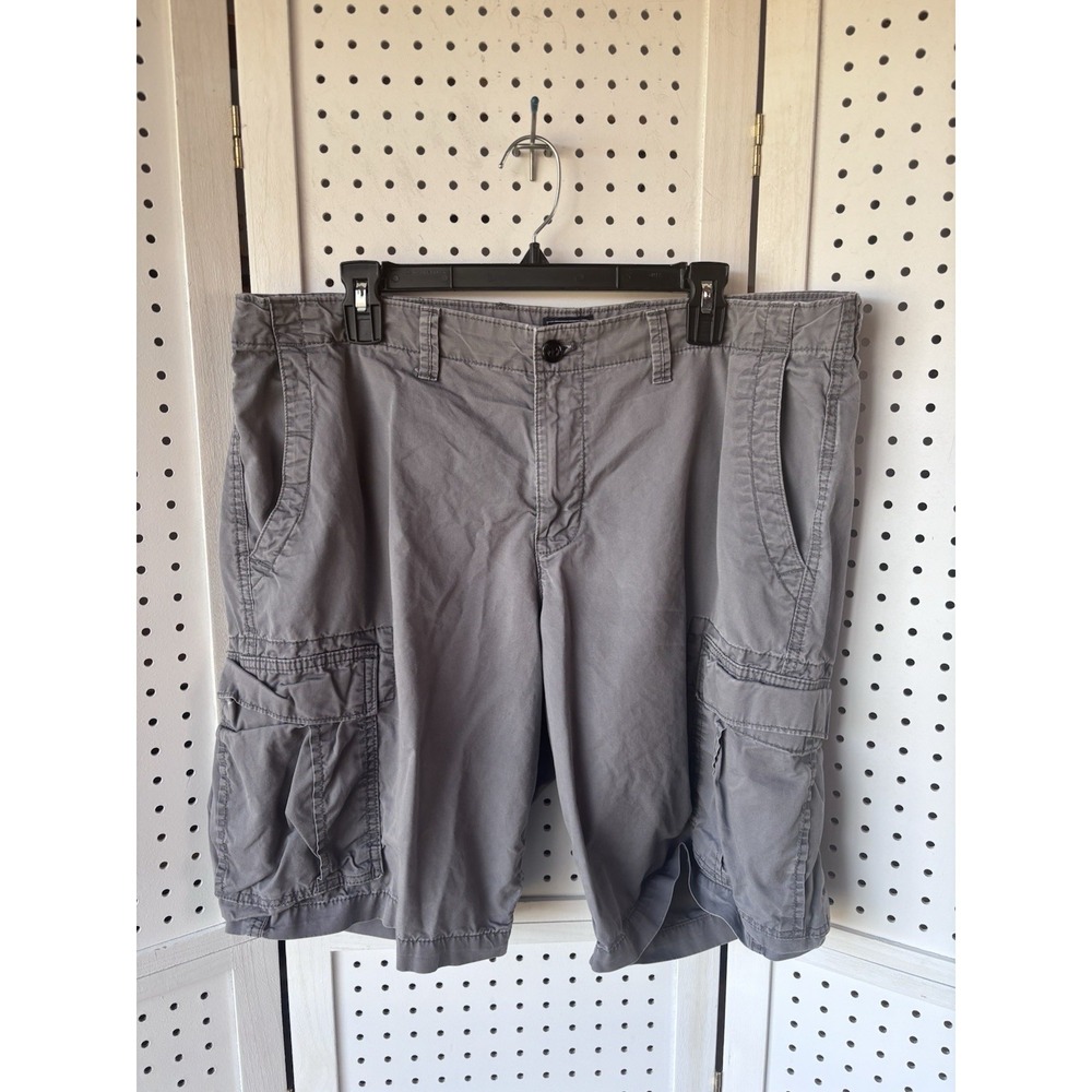 Gap Khakis Men's 36 Gray 100% Cotton Cargo Lived‎ In Shorts